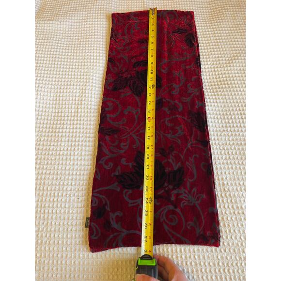 Silk Rayon Blend Deep Red Velvet Leaf Print 90s Renaissance Style Neck Scarf - Picture 7 of 8